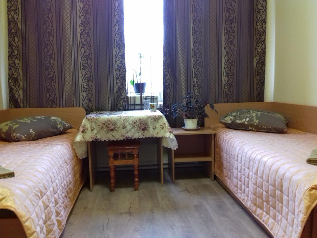Hotel As 1 Uzjhorod Exteriör bild