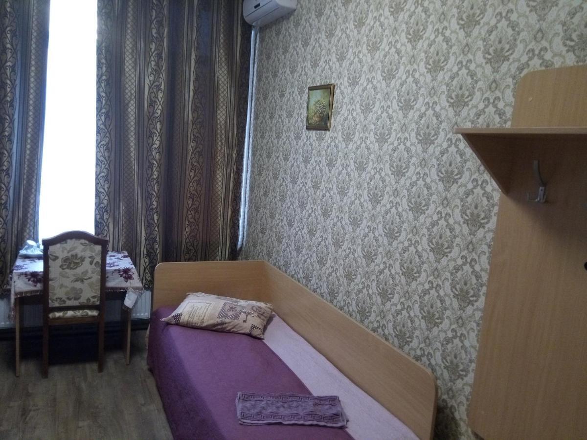 Hotel As 1 Uzjhorod Exteriör bild