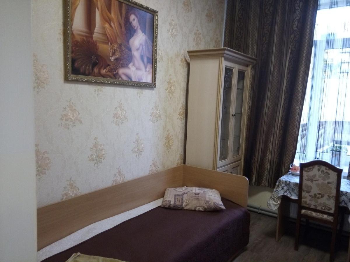 Hotel As 1 Uzjhorod Exteriör bild