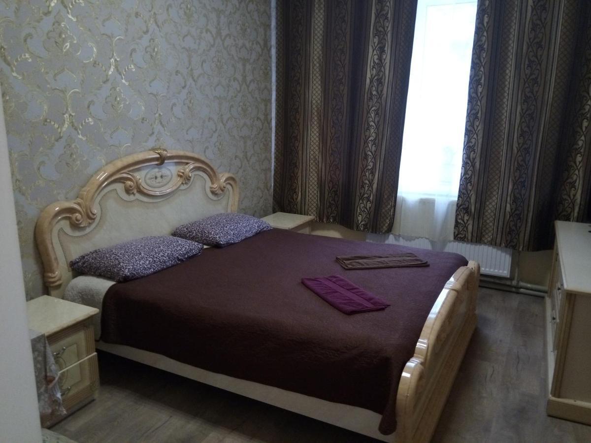 Hotel As 1 Uzjhorod Exteriör bild