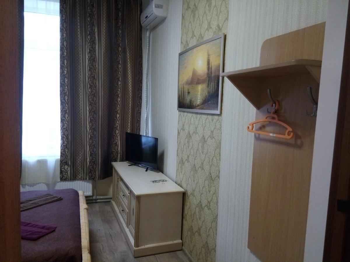 Hotel As 1 Uzjhorod Exteriör bild